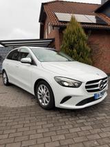 Mercedes-Benz B 220 4MATIC 13.000KM Standheizung LED Automatik