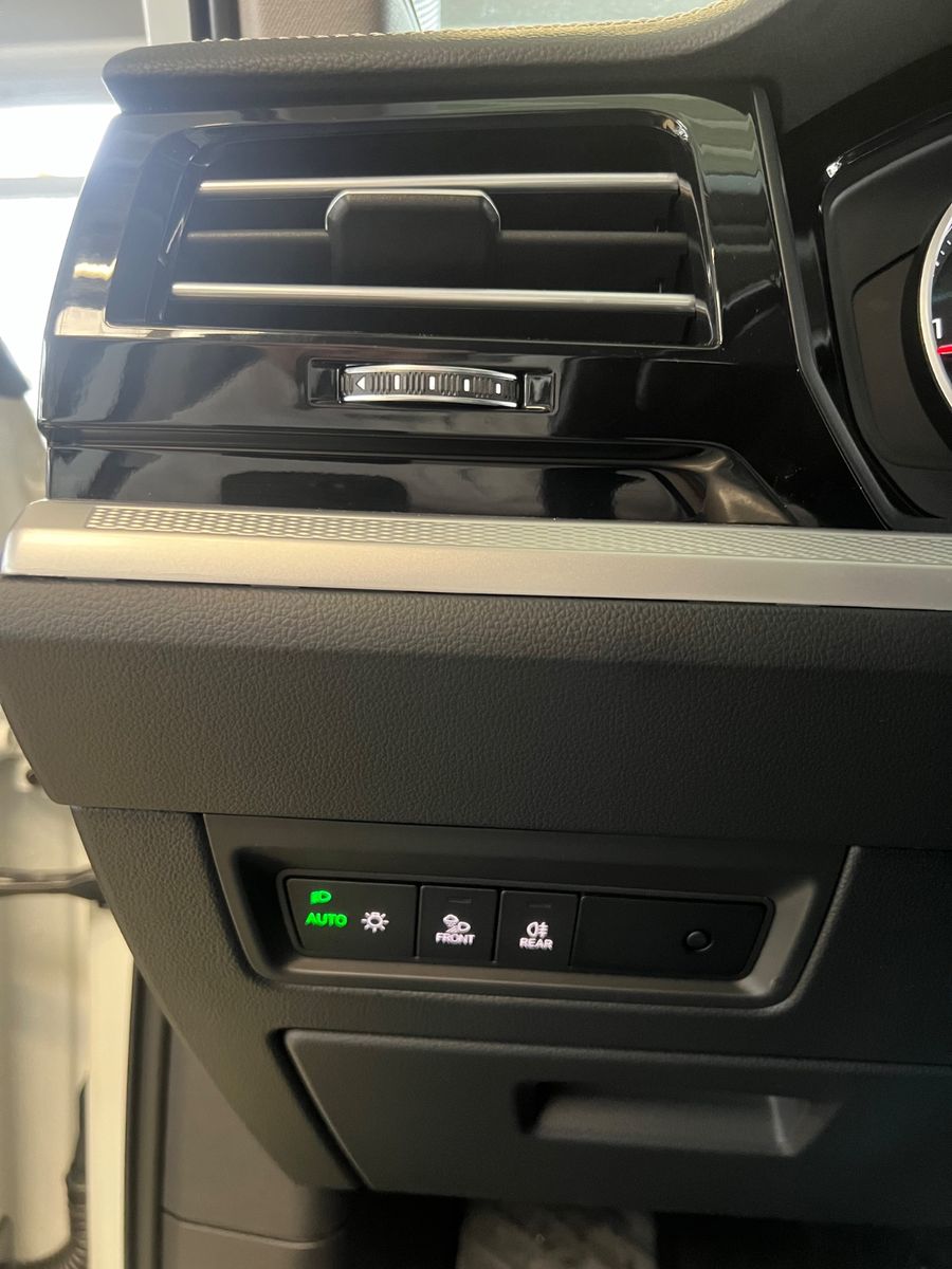 Fahrzeugabbildung Volkswagen Touareg 3.0 TDI 4Motion *LEDER*ACC*AHK*