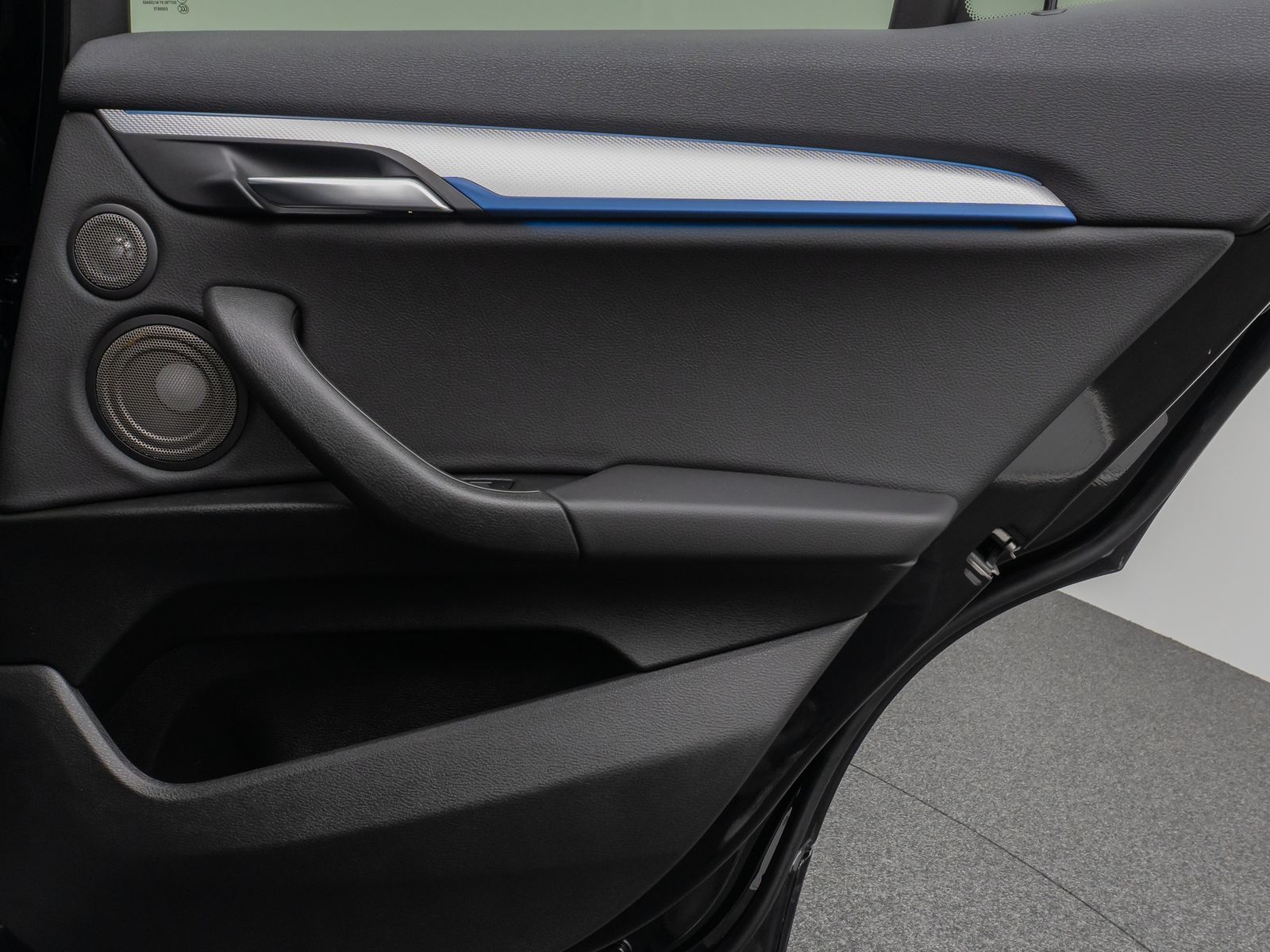 Fahrzeugabbildung BMW X2 xD25e M Sport HUD DAB Kamera Alarm Panorama