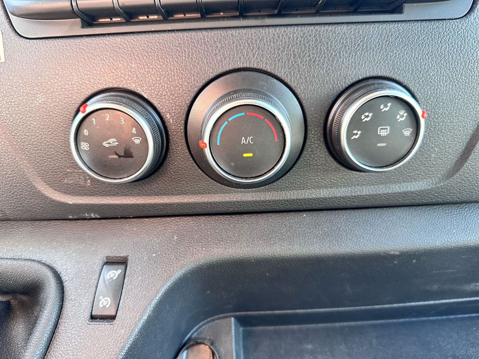 Fahrzeugabbildung Renault Master III Kasten L1H2 HKa 3,5t / 1. HAND /