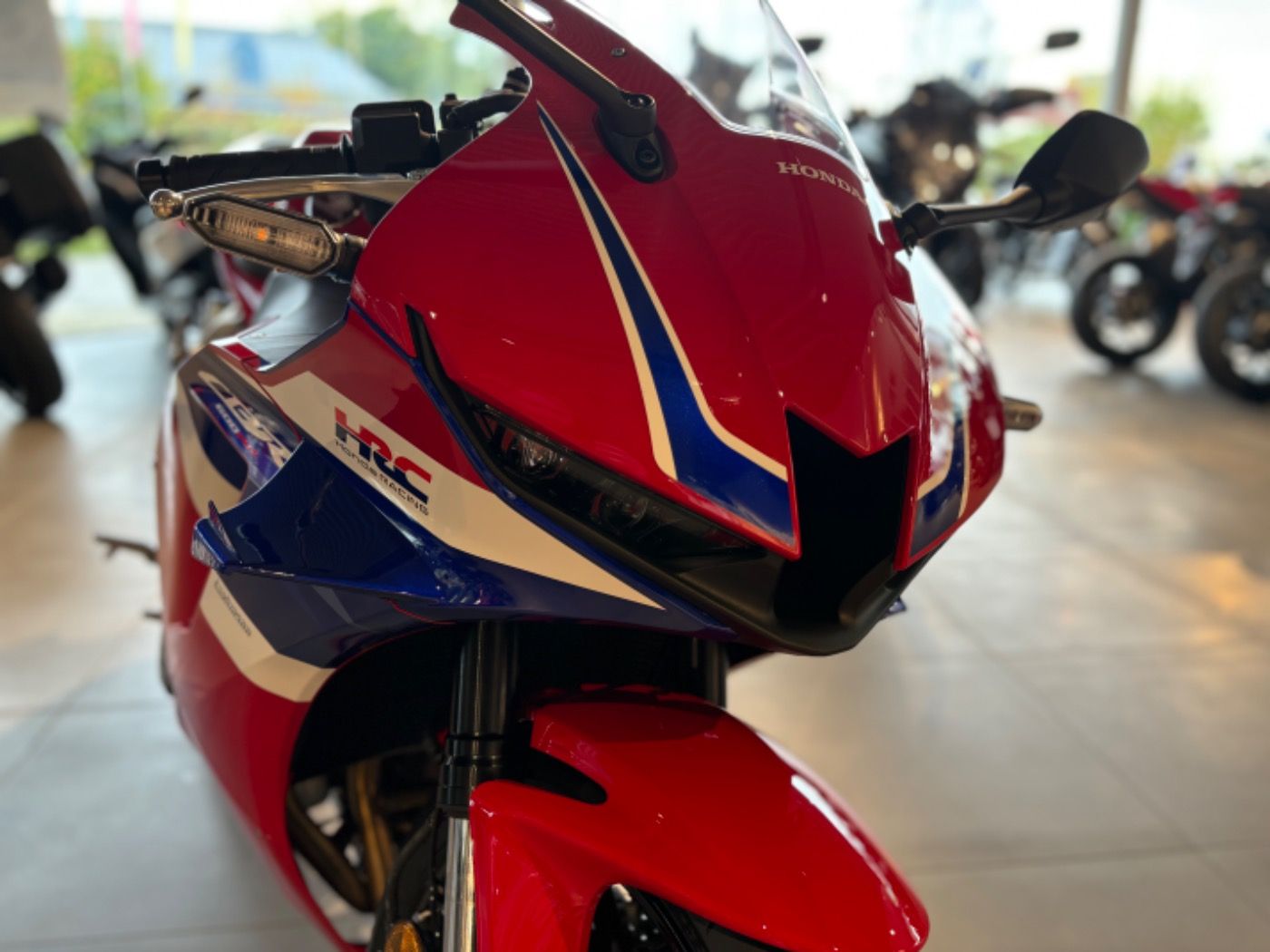 Fahrzeugabbildung Honda CBR 600 RR ab 01.08.2026 abzugeben,