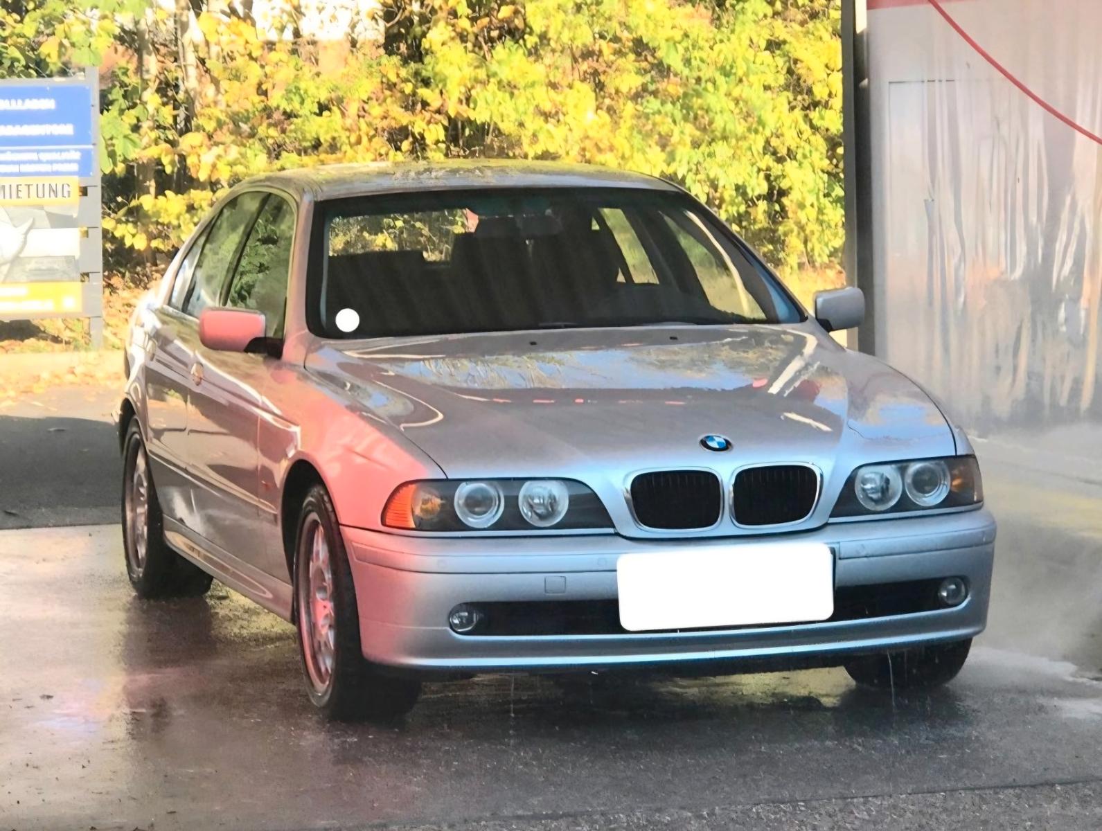 BMW 525
