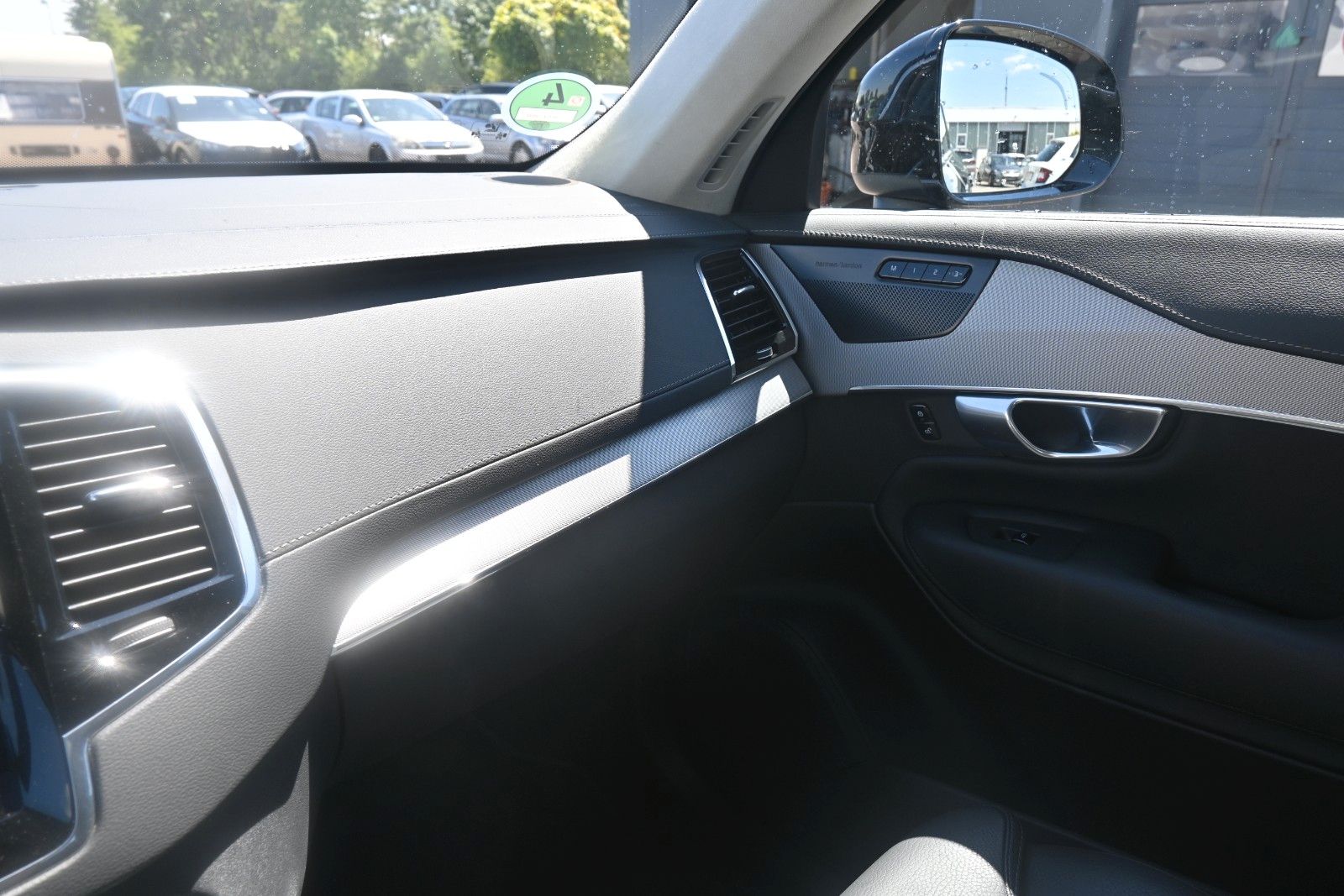 Fahrzeugabbildung Volvo XC90 T8 Ultra Bright AWD*Pano*HUD*STHZG*H&K*
