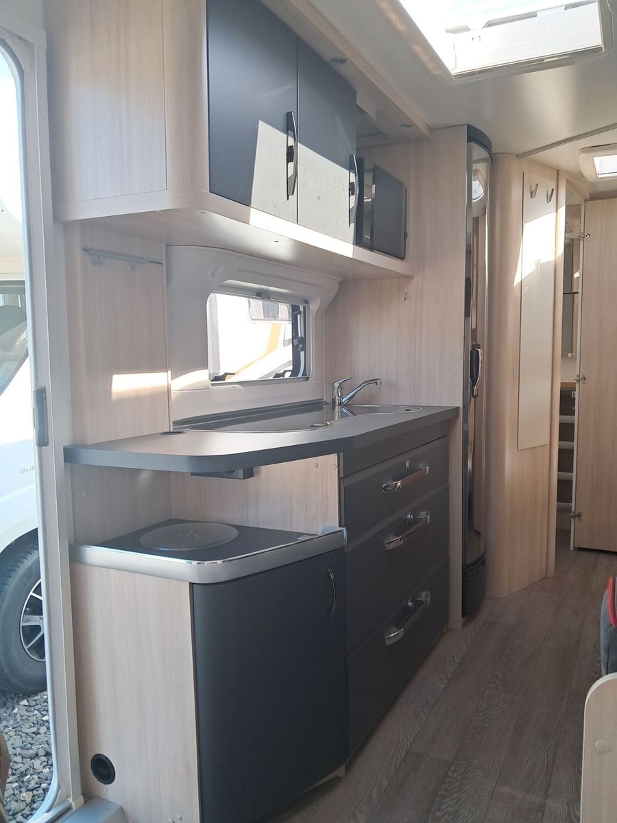Fahrzeugabbildung Hobby De Luxe 545 KMF