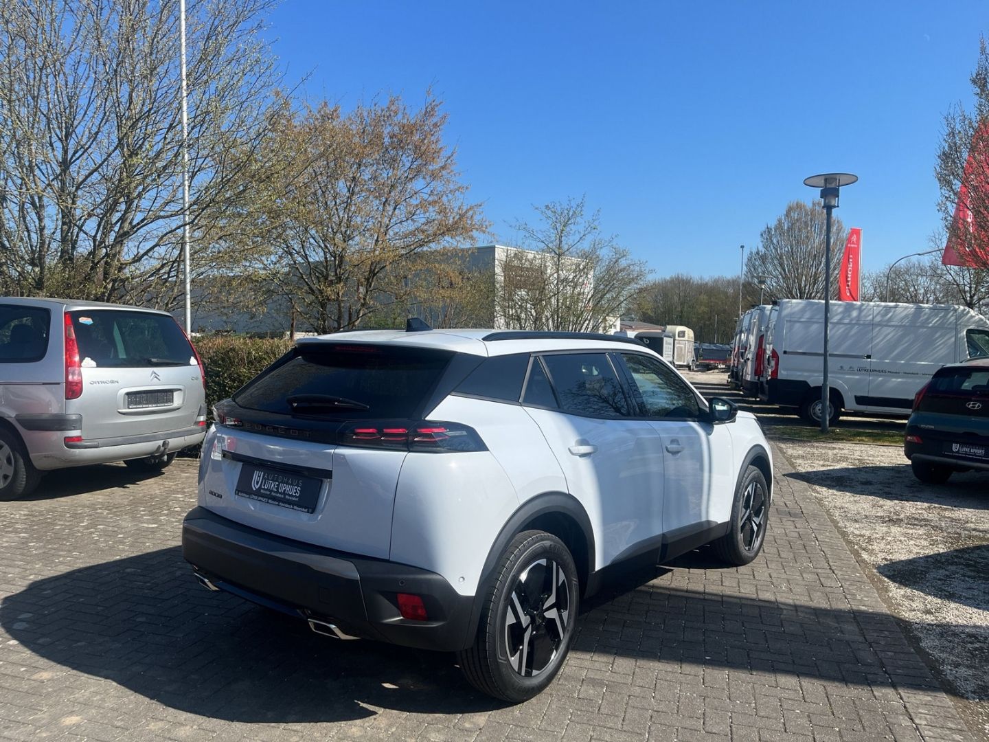 Fahrzeugabbildung Peugeot 2008 Allure 130 Puretech EAT8    ACC  CarPlay