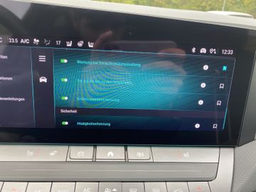 Bild 18 Opel Astra GS AT/NAVI/LHZ+SHZ/PDC vo+hi+360CAM