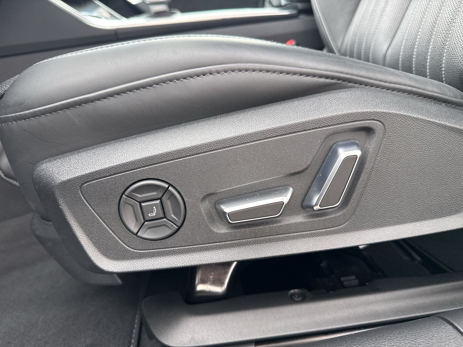 Audi A6 - Bild 17