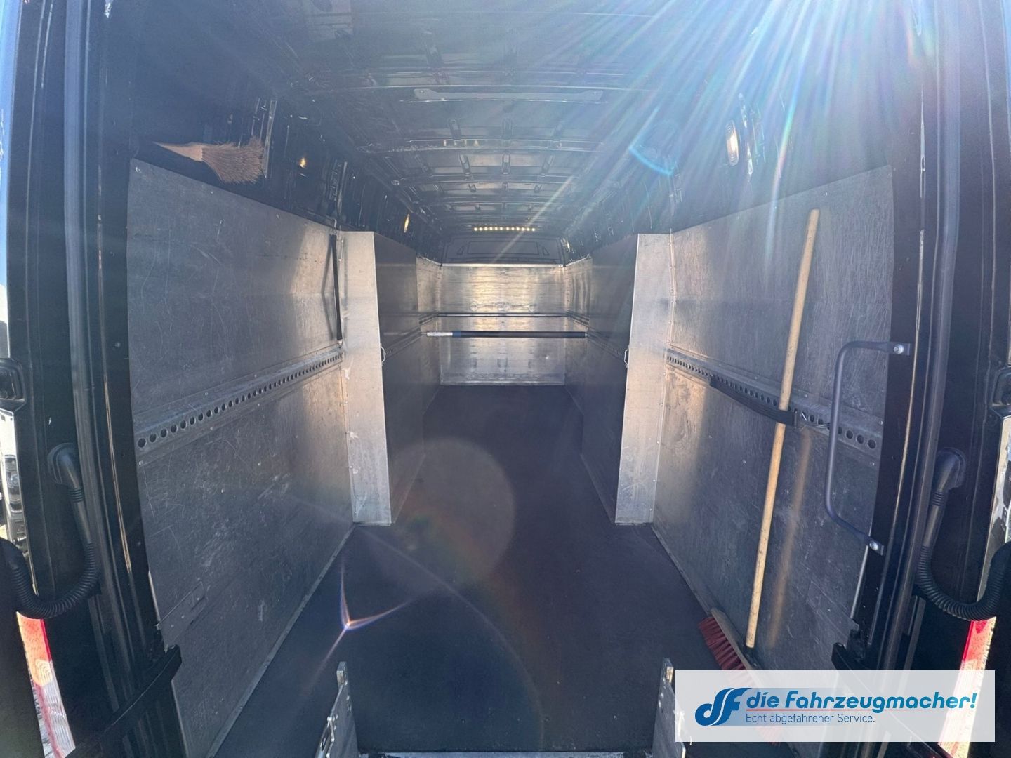 Fahrzeugabbildung Mercedes-Benz Sprinter Kasten Maxi XXL Extra Lang 316CDI AUT.K