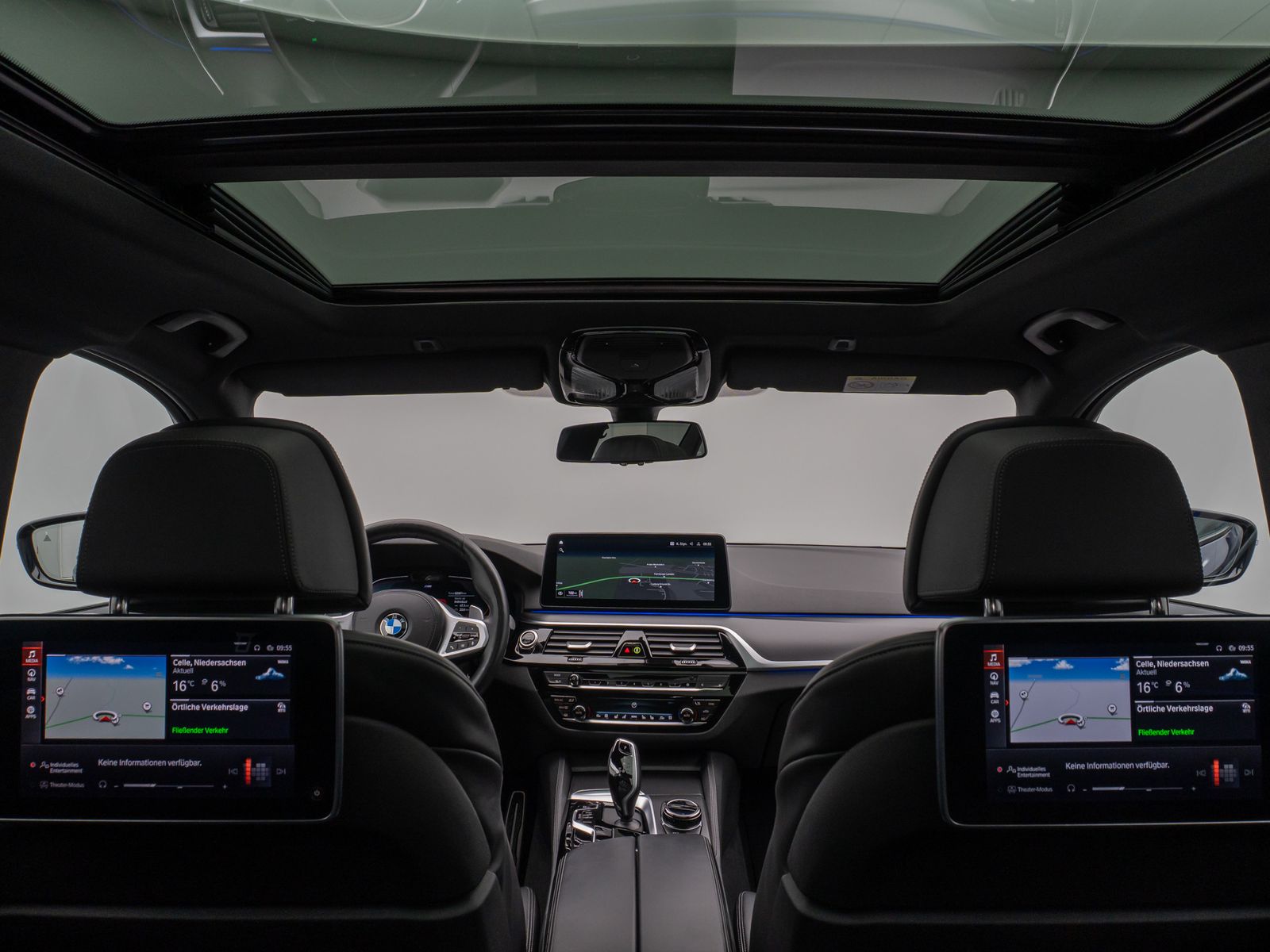 Fahrzeugabbildung BMW 540d xD M Sport Panoram Kamer HUD H/K TV Massage