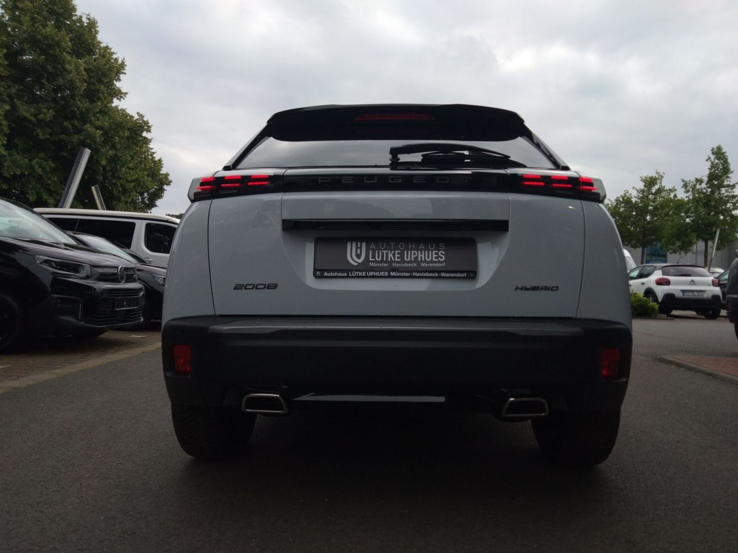 Fahrzeugabbildung Peugeot 2008 GT HYBRID 145 e-DSC6 El. Panodach Navi ACC