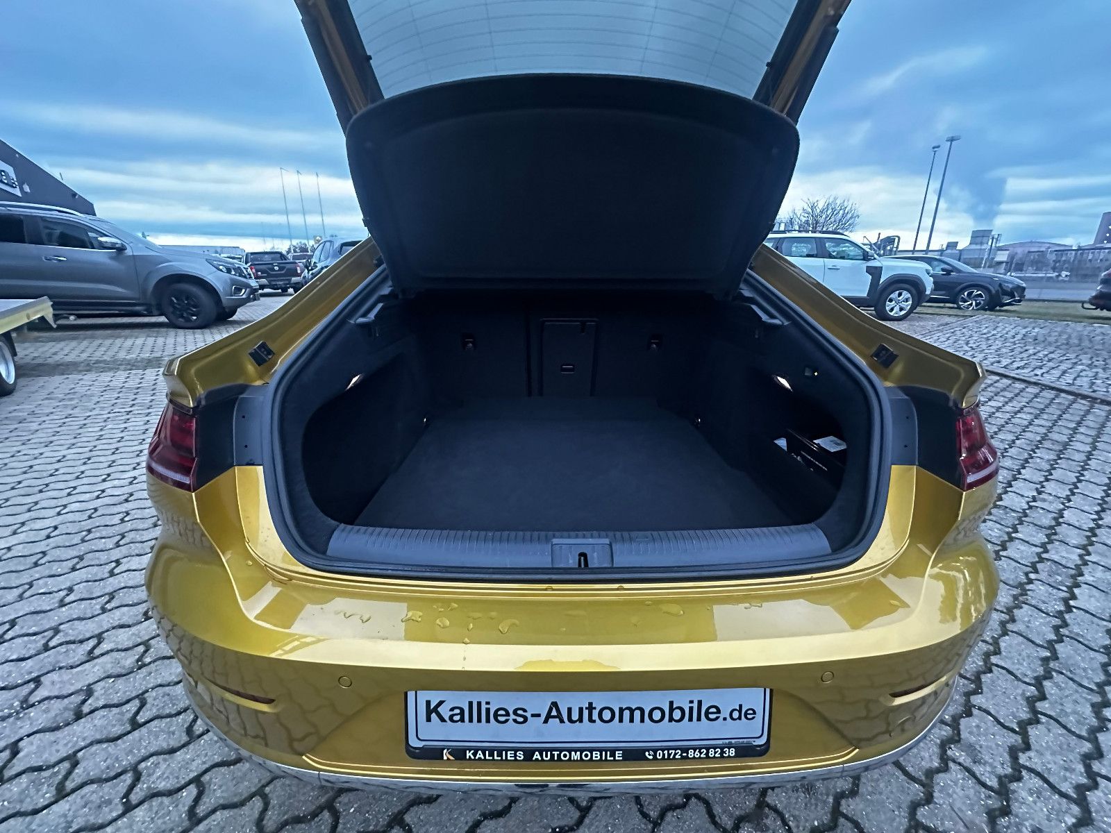 Fahrzeugabbildung Volkswagen Arteon R-Line