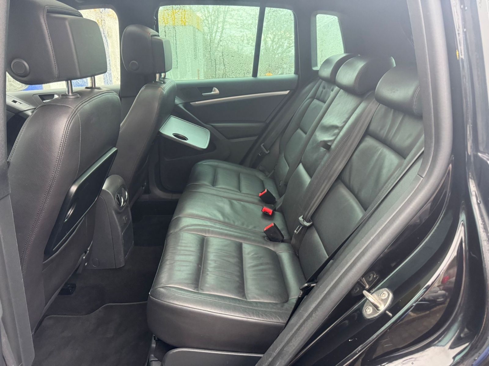 Fahrzeugabbildung Volkswagen Tiguan Sport & Style BMT R Line Navi+Panorama+Xe