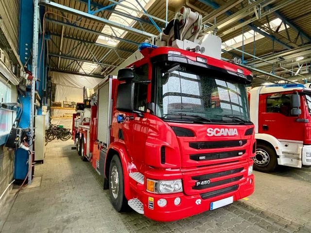 Scania FEUERWEHR TELESKOPMAST TM 51 METER