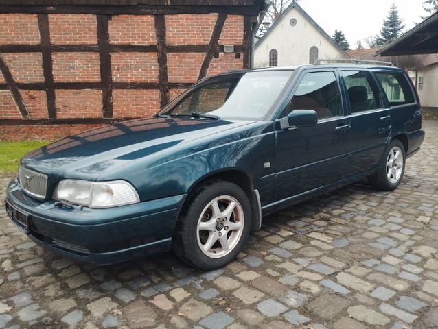 Volvo V70 2.4 Aufbauprojekt mit Mängelbericht