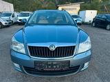 Skoda Octavia Combi Elegance 2.0 TDI-4X4-AHK-SHZ-AUTOM - Skoda Octavia aus 2012 mit Diesel-Antrieb: Kombi
