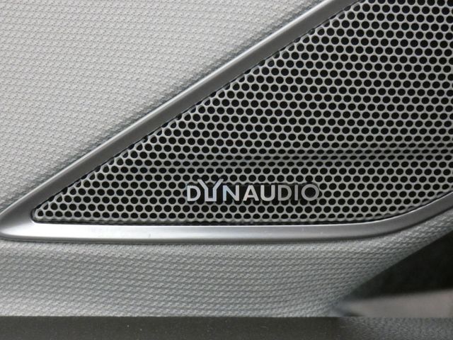 Golf VII 2.0 TDI IQ.DRIVE R-LINE DSG ACC STHZ