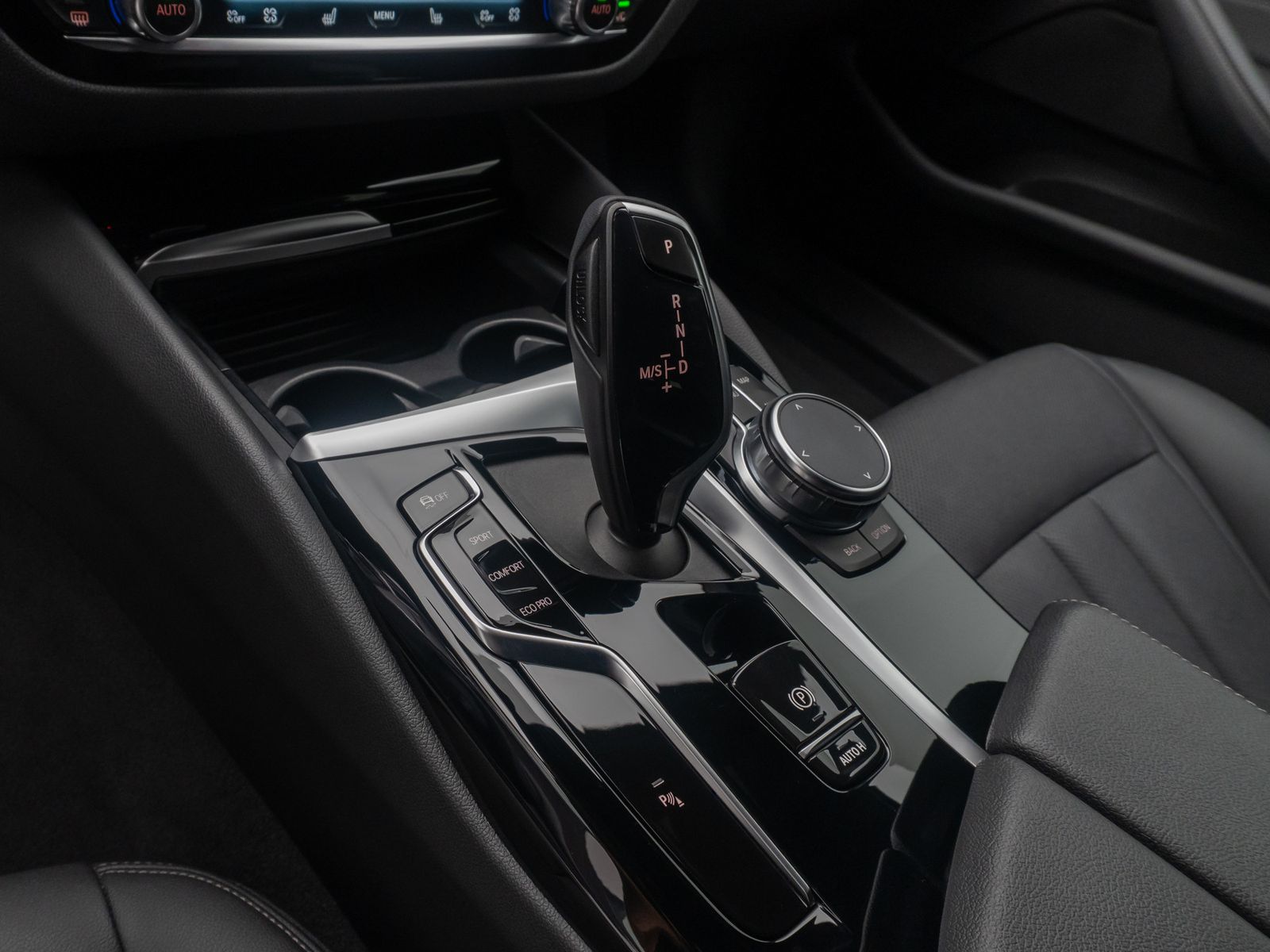 Fahrzeugabbildung BMW 530d xD ACC Alarm DAB Kamera 4xKlima Leder Sport