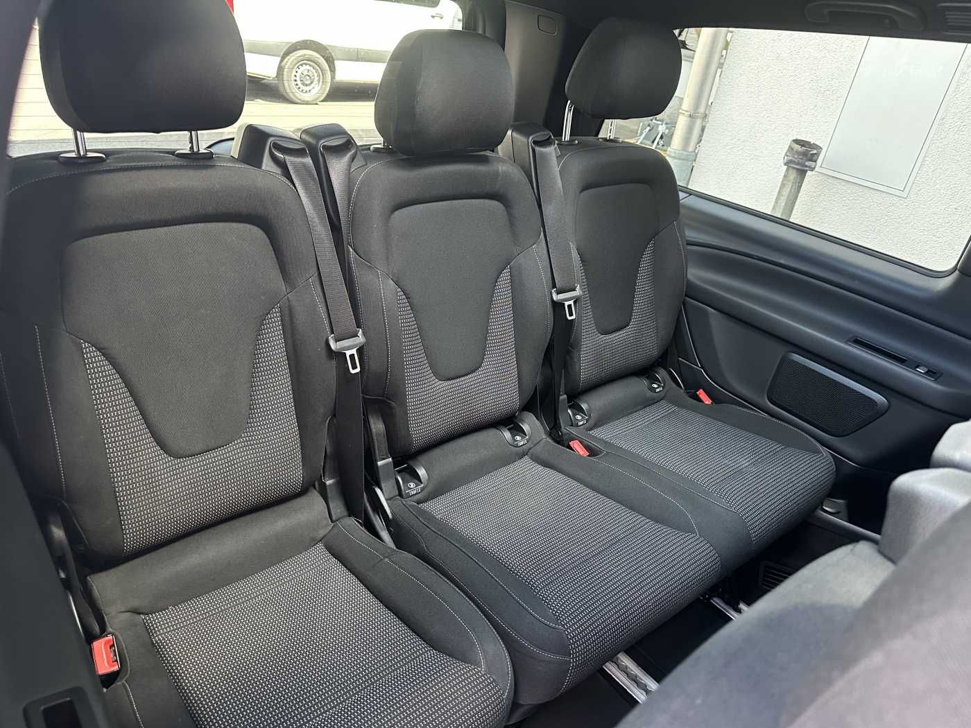 Fahrzeugabbildung Mercedes-Benz V 250 d EDITION ILS Panorama Kamera 8Sitze