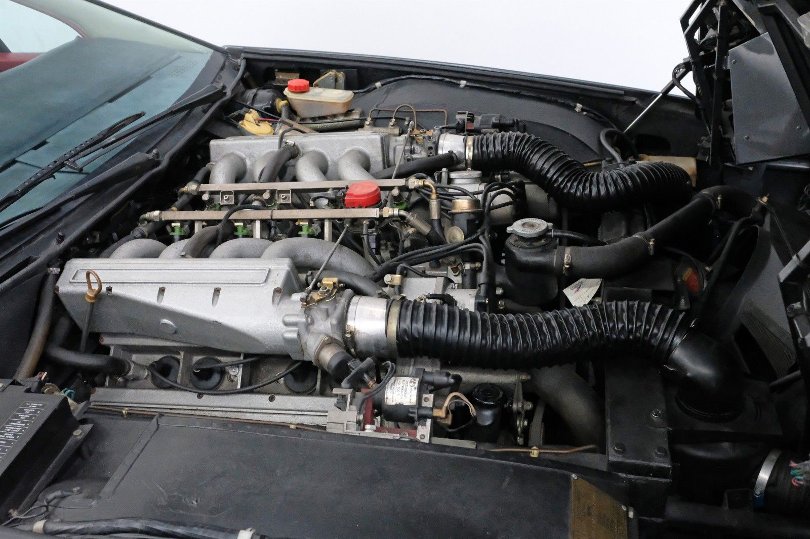 Fahrzeugabbildung Aston Martin Lagonda S3  TICKFORD-INDIVIDUAL/RARITÄT/SAMMLER