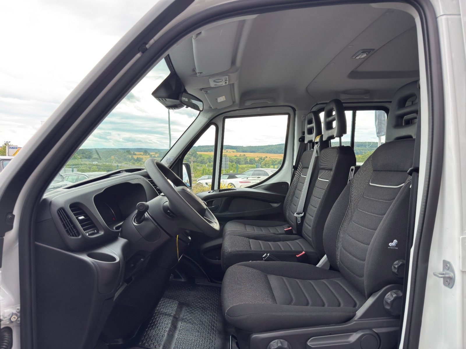 Fahrzeugabbildung Iveco Daily 35S14Y D Pritsche *R 3.450* AHK