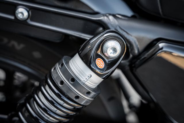 Fahrzeugabbildung Harley-Davidson ROADSTER - XL1200CX - J&H Klappenauspuff