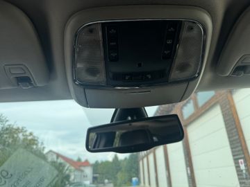 Jeep Grand Cherokee - 12