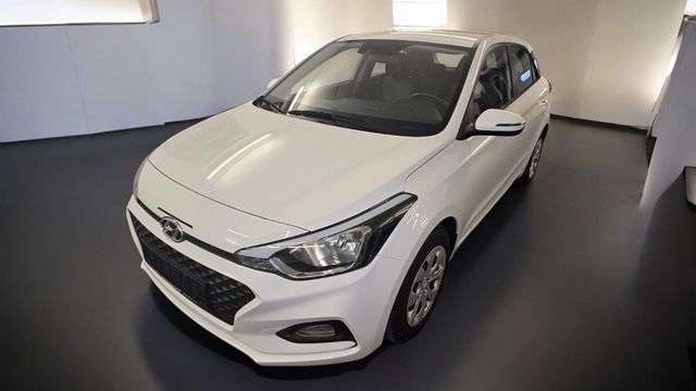 Hyundai i20 Select 1.2 Tempomat 1.Hand TÜV NEU