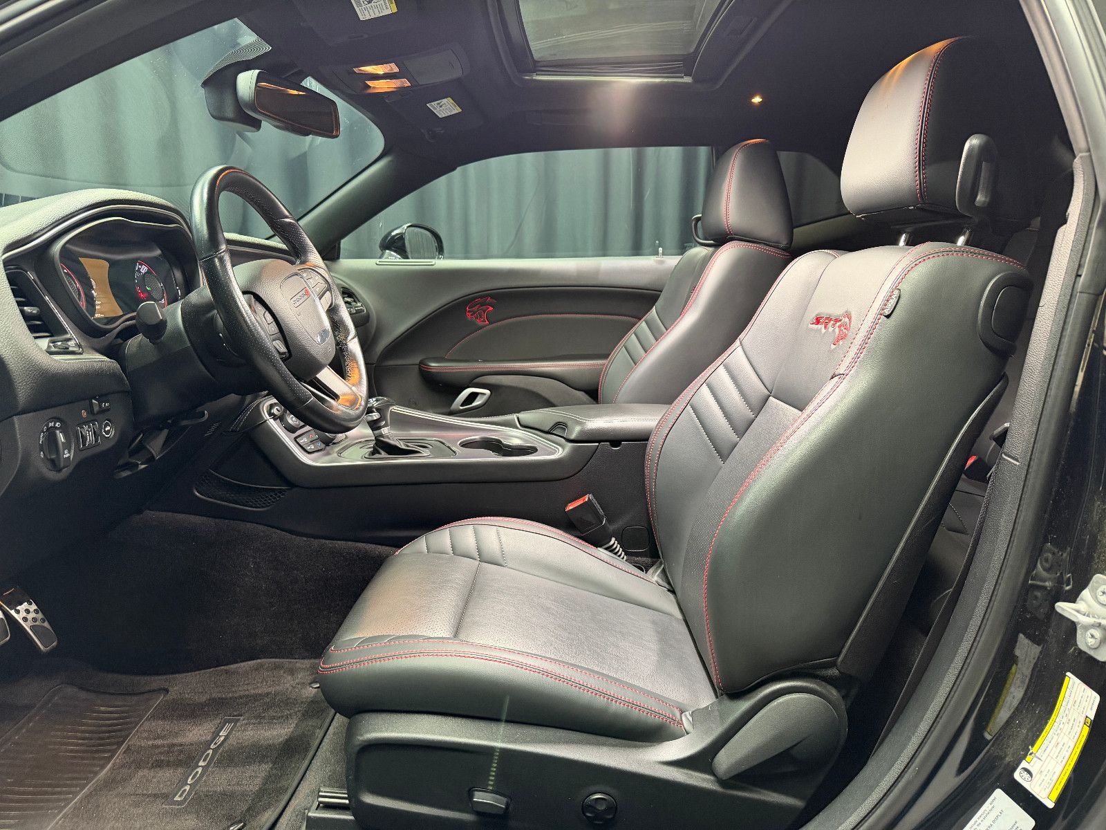Fahrzeugabbildung Dodge Challenger 5.7 RT|LEDER|NAVI|SCHIEBEDACH|