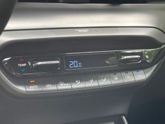 Fahrzeugabbildung Hyundai i20 1.0 T-GDI  Connect & Go *Navi*Sitzhzg*BOSE*