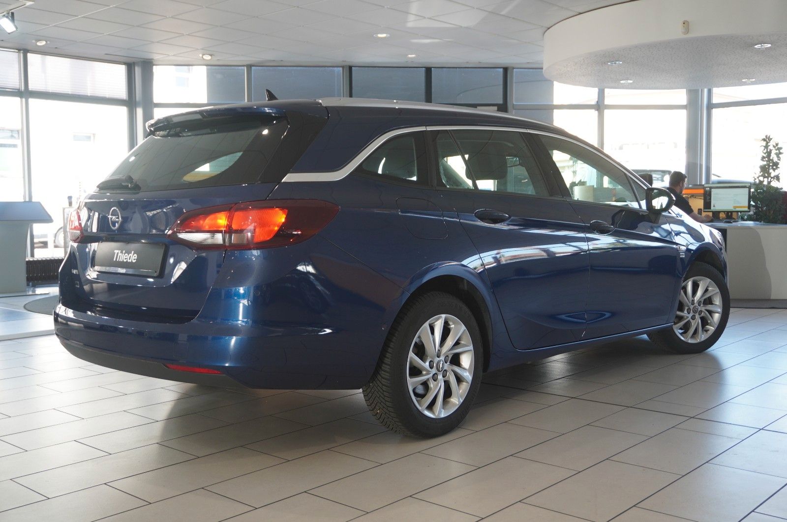 Fahrzeugabbildung Opel Astra K ST 1.2T ELEGANCE NAVI/LED/KAMERA/SHZ/DAB