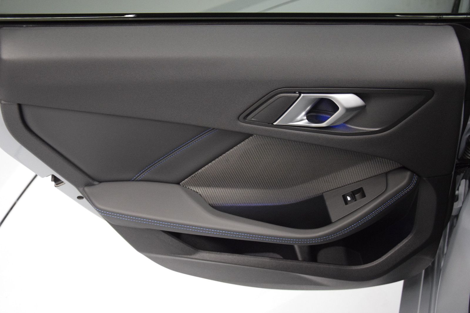 Fahrzeugabbildung BMW 220 i Gran Coupé M Sport Pano H&k Memory Schale