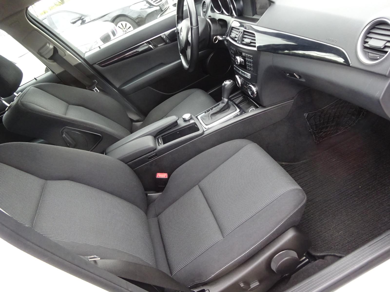 Mercedes-Benz C200 2013 — photo 11