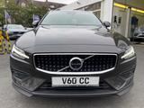 Volvo V60CC B4 AWD Ultimate,Pano,360°,Standh.,Head Up - Volvo V60 Cross Country aus 2024