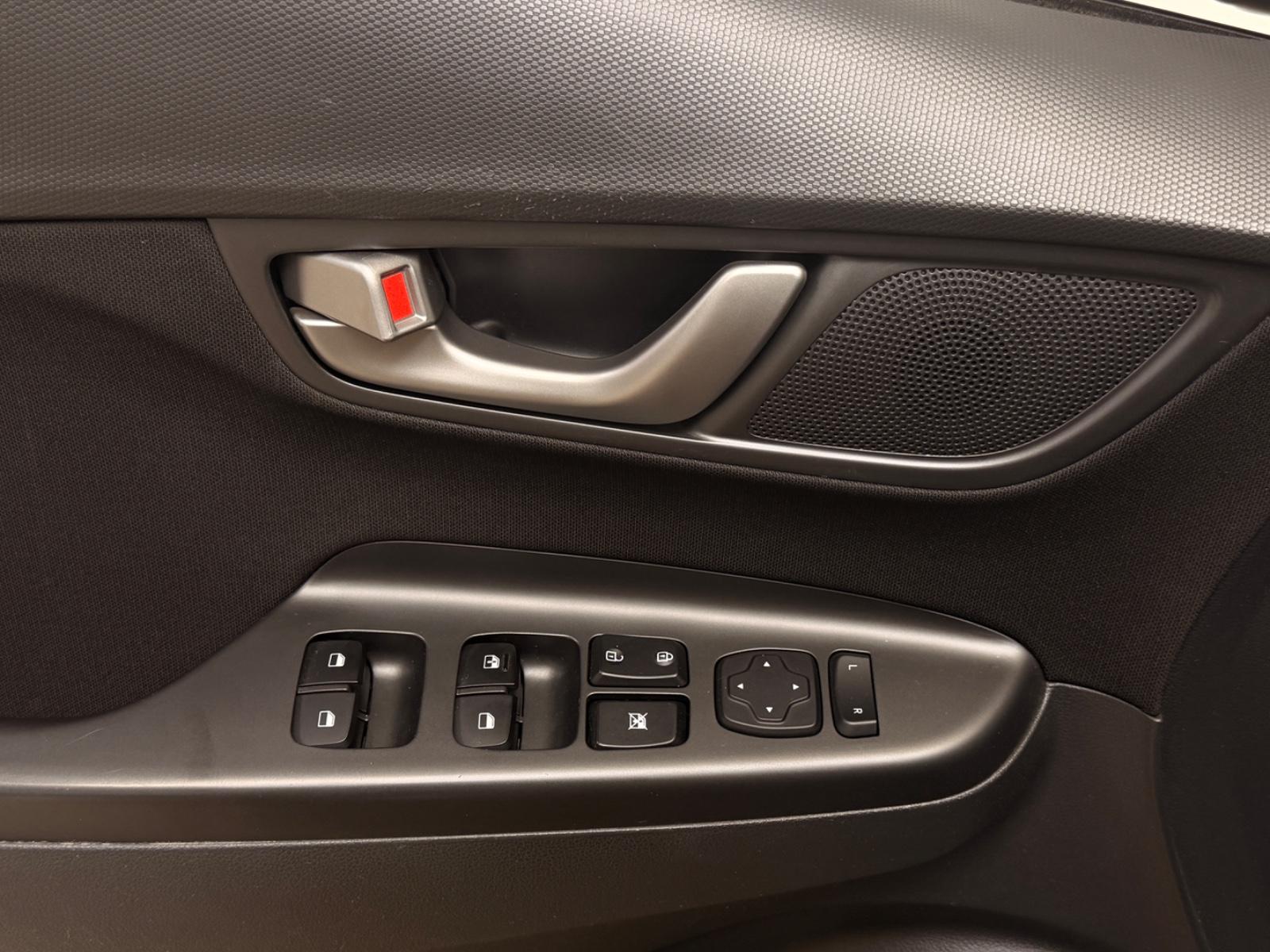 Hyundai Kona Trend 2WD/KAMERA/CARPLAY/SHZ/INSPK NEU