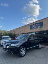 Volkswagen Touareg 2.5 R5 TDI DPF Exclusive - Volkswagen Touareg mit Diesel-Antrieb: Geländewagen, 2.5