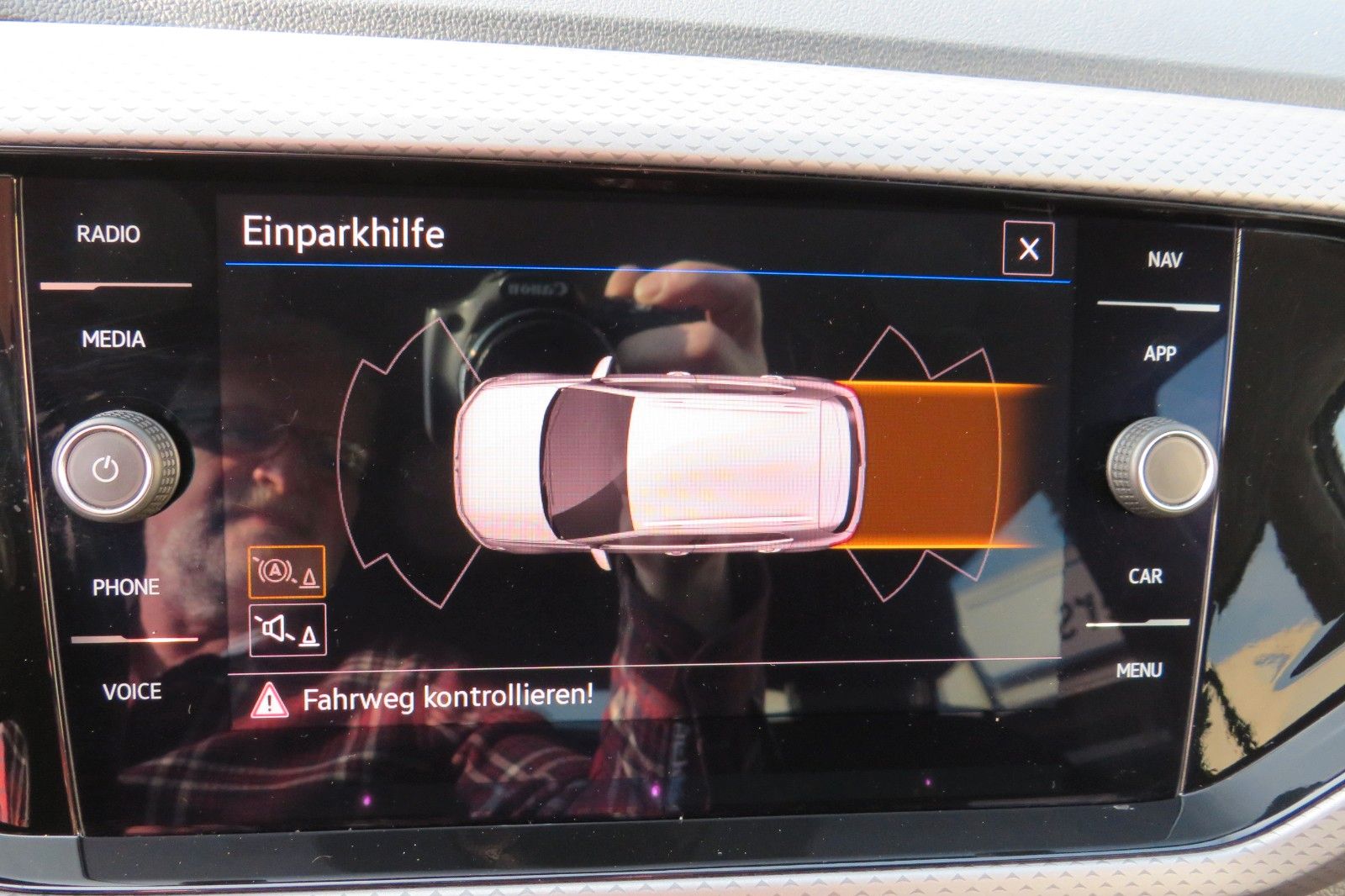Fahrzeugabbildung Volkswagen T-Cross Active ACC NAVI APP GJ SITZH. PDC 1HD
