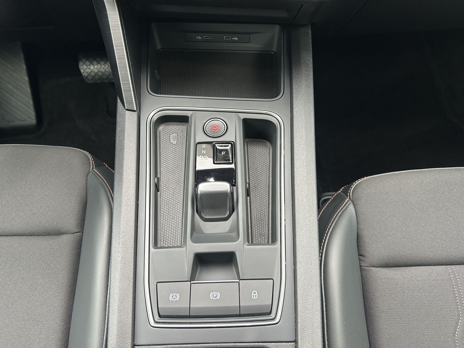 Fahrzeugabbildung CUPRA Formentor DSG LED Navi ACC AHK PANO RFK Virtual