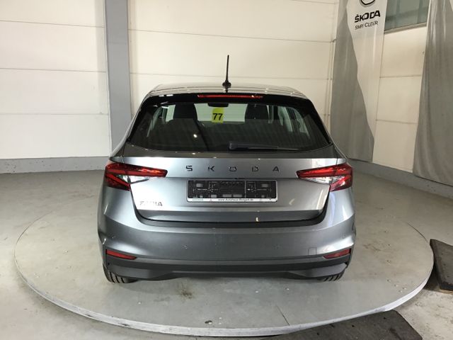 Fahrzeugabbildung Skoda Fabia Selection 1.0 TSI LED/Kamera/Tempo/SHZ/DAB