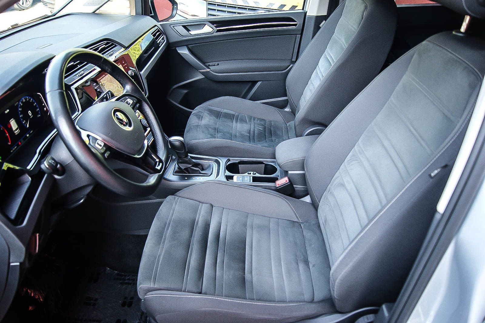 Fahrzeugabbildung Volkswagen Touran 15TSI Comfort DSG 7-SITZER VIRTUAL ANHZV