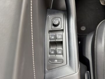 Volkswagen T-Roc 1.0 TSI Style TEMPOMATLEDPDC