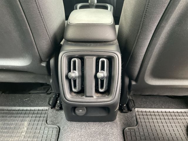 XC40 Basis D3 2WD AHK/Navi/GRA/PDC hi/Sitzhzg