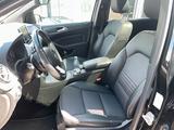 Mercedes-Benz B 200 7G AMG LED Navi Pano Kamera AHK Night - mit Benzin-Antrieb: Kleinbus, 20