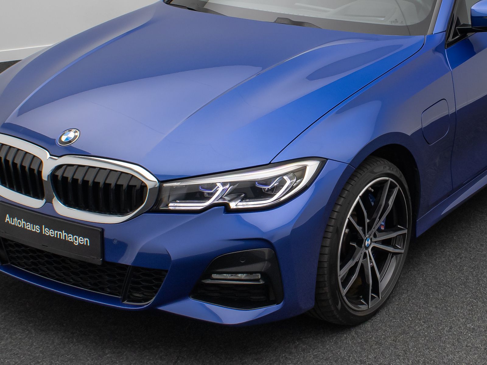 Fahrzeugabbildung BMW 330e xD M Sport Kamera DAB Laser HUD Panoram 19"