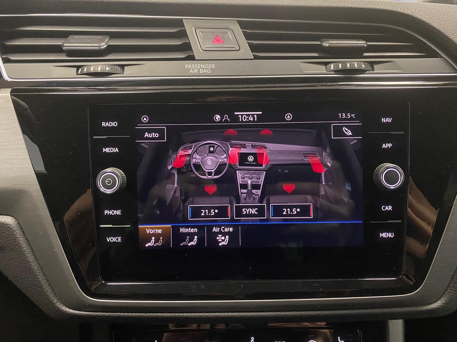 Fahrzeugabbildung Volkswagen Touran 1.5 TSI R-LINE COMFORTLINE DSG+ACC+AHK