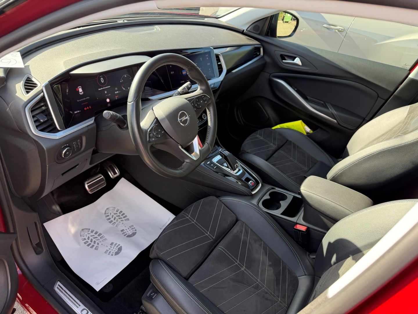 Fahrzeugabbildung Opel Grandland GS 1.5 D mit Sitzheizung+Kamera