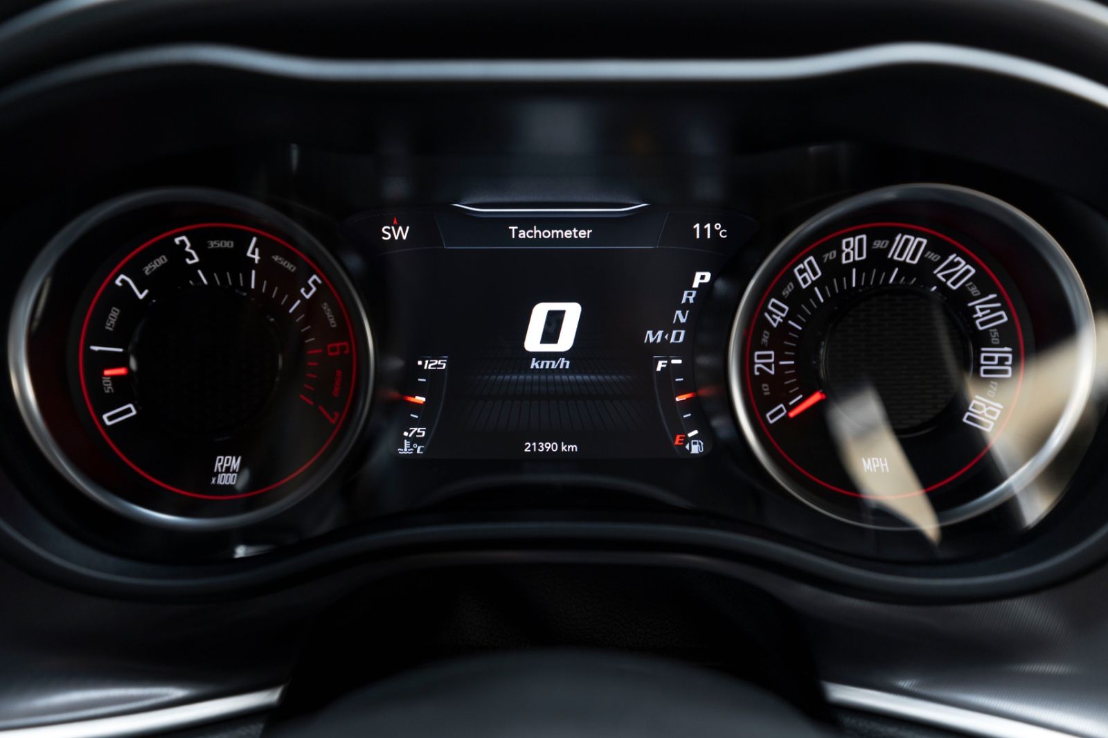 Fahrzeugabbildung Dodge Challenger 6,4L SCAT PACK ALPINE CARPLAY KAM