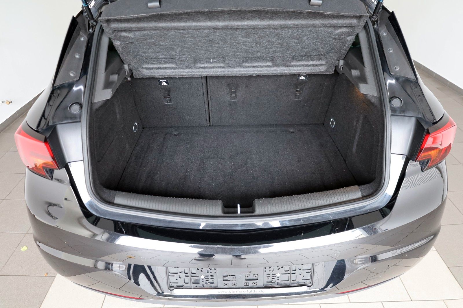 Fahrzeugabbildung Opel Astra K Lim. 5-trg. Edition Navi,LED,SH,PDC