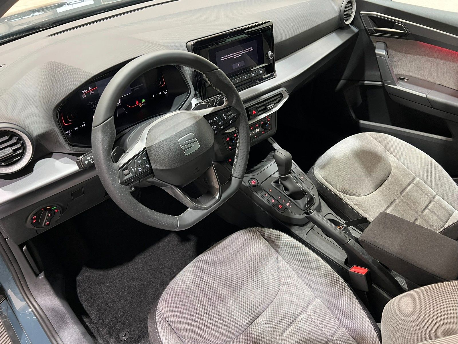 Fahrzeugabbildung SEAT Arona 1.0 TSI 85kW FR DSG
