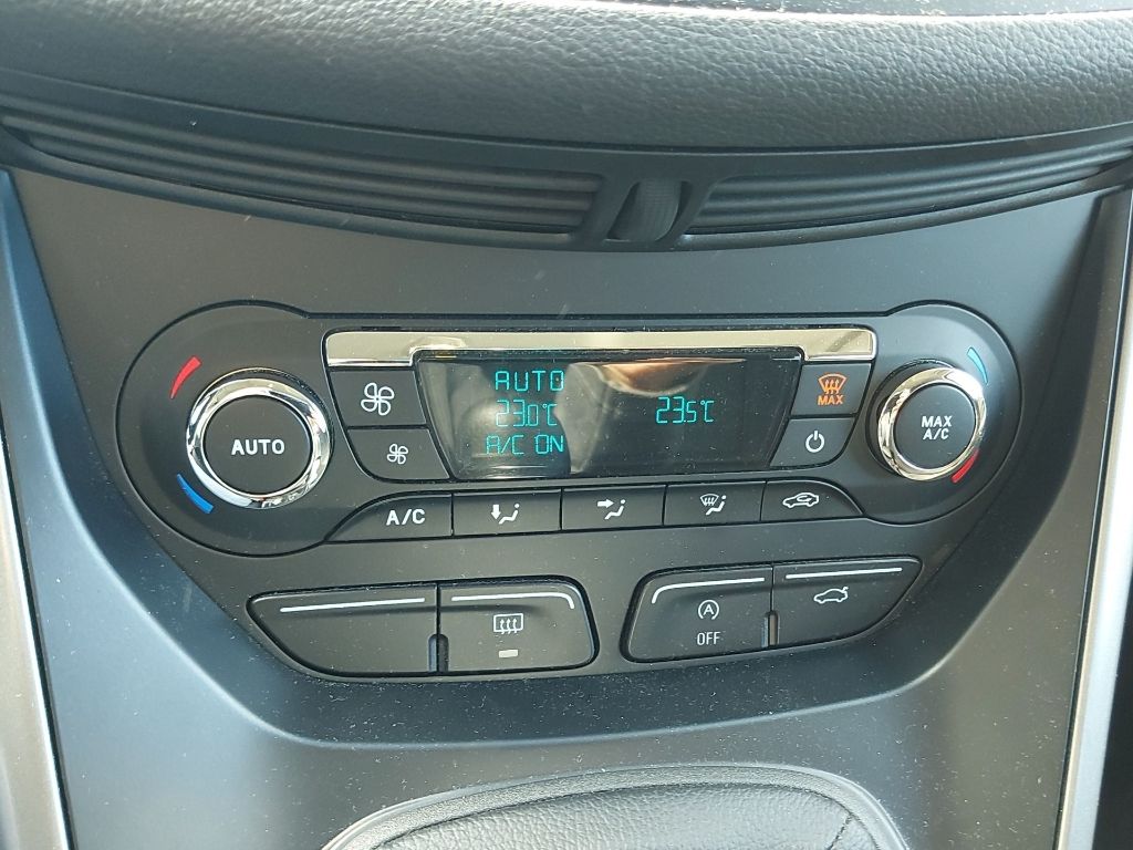 Fahrzeugabbildung Ford KUGA 1.6 TREND 150 PS 6-Gang 2WD