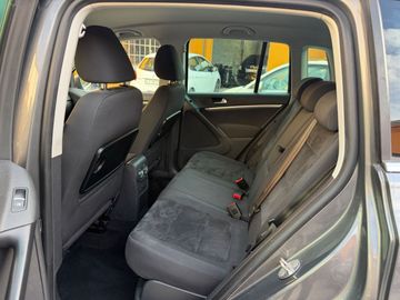Volkswagen Tiguan - 12
